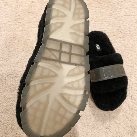 NWOT UGG Platform Slides. - Picture 4 of 4